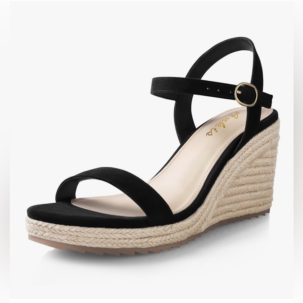 Dream Pairs Black and Cream Espadrille Wedges Size 7.5